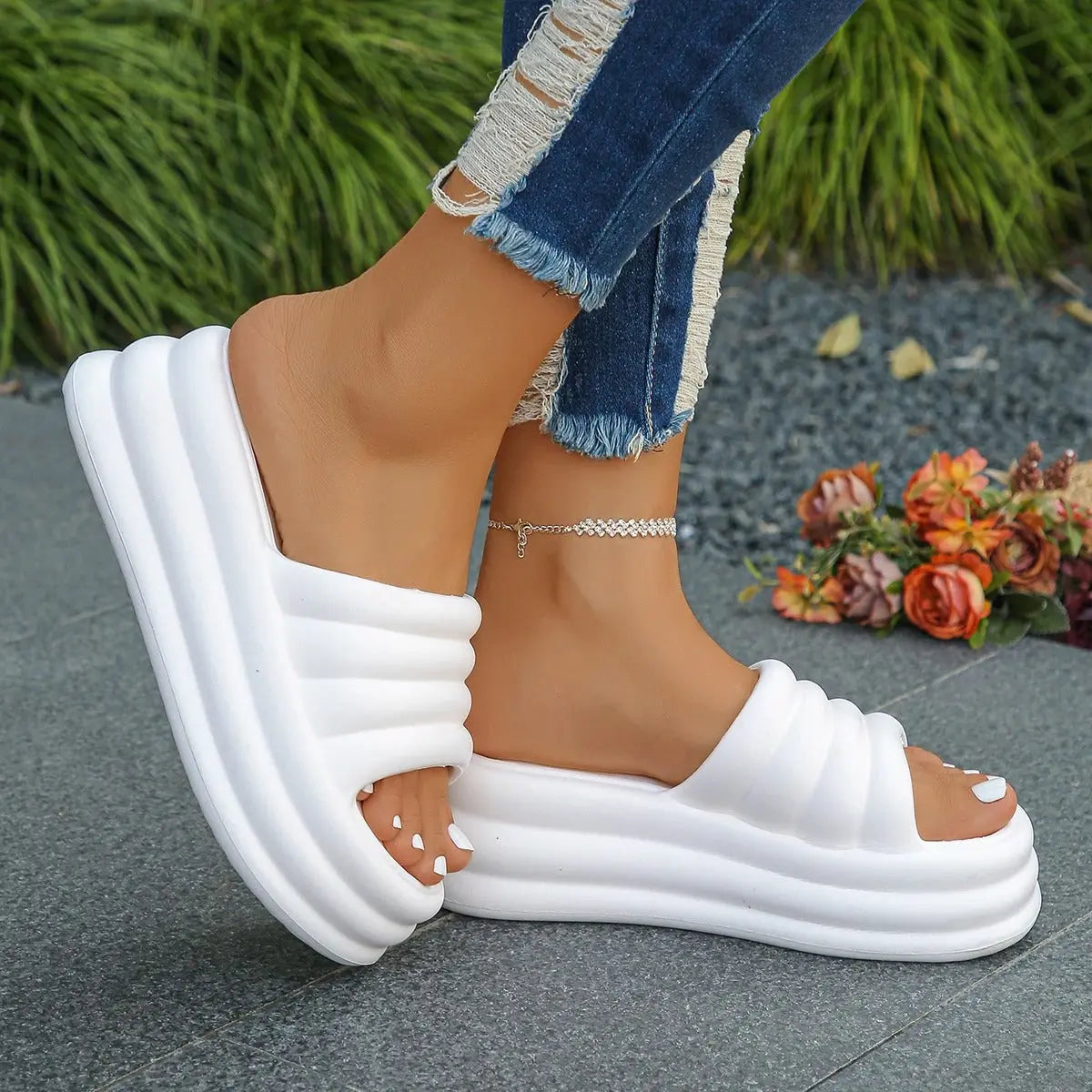 astra women's chunky platform slippers with open toe and non slip sole